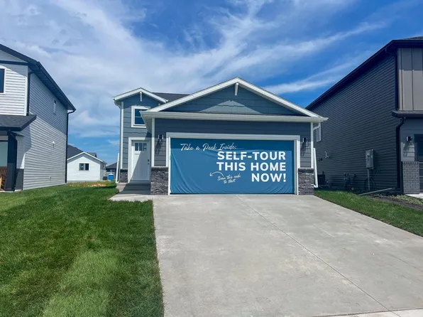 6782 Meadow View Dr S, Fargo, ND 58104