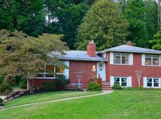 3581 S Sunnyfield Dr, Akron, OH