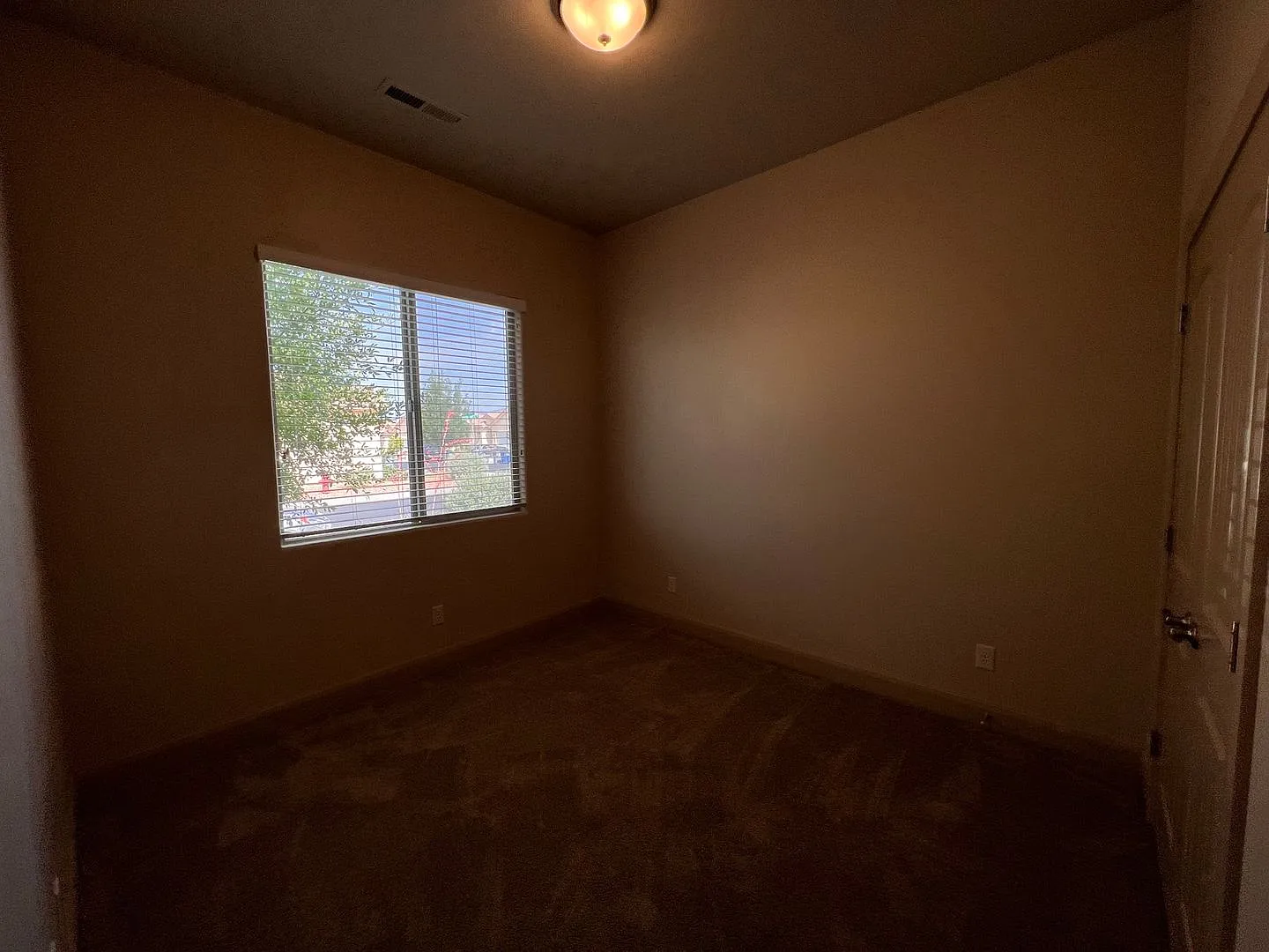 Hurricane Townhome — Photo 4