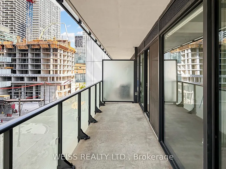 185 Roehampton Ave #520 — Photo 38