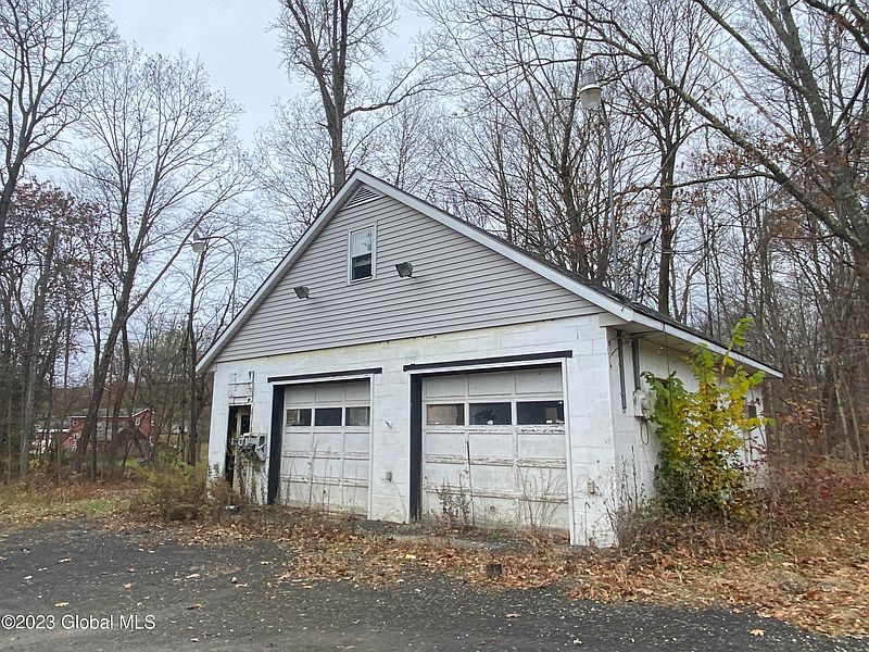 4th image of 19 Avenue A