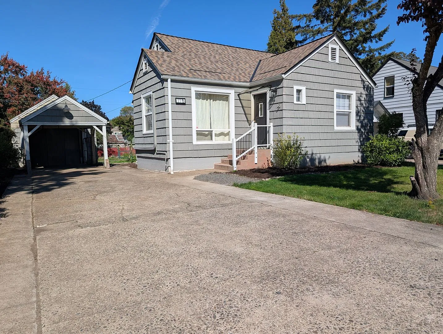 Cute 3-Bedroom, 2-Bath Home With Extra Space! — Photo 3