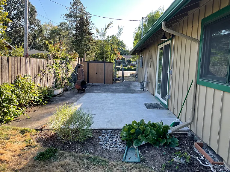 8636 N Fowler Ct — Photo 12