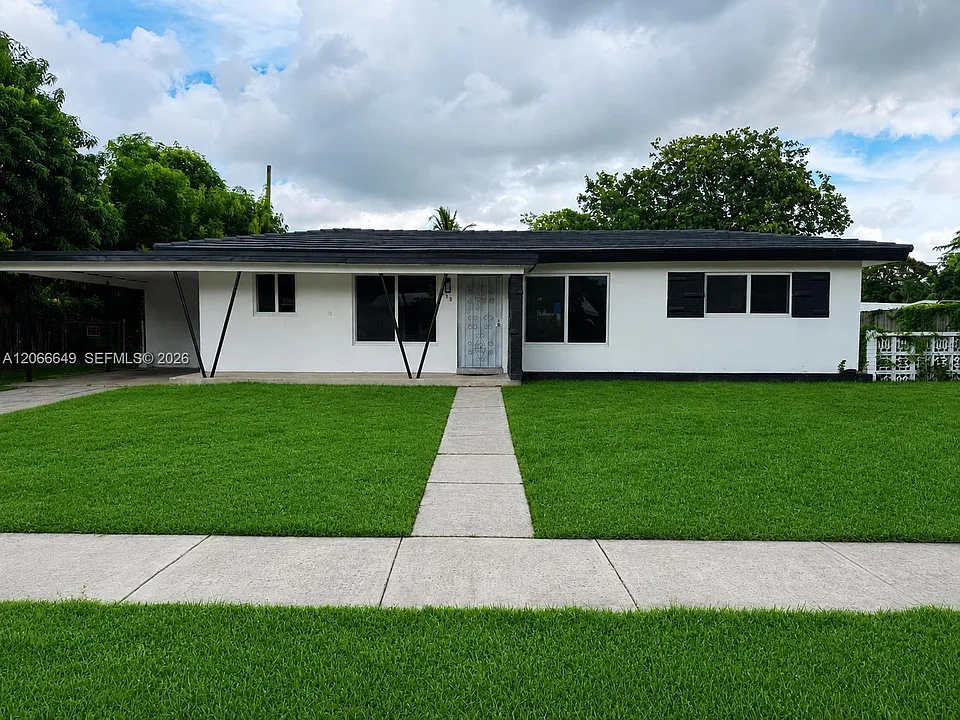 838 Fairway Dr
