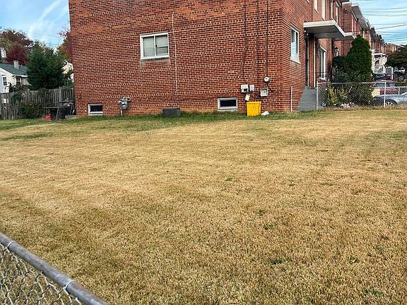 2nd image of 3500 Manorwood Dr
