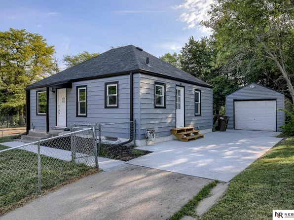 102 S 38th St, Lincoln, NE 68510