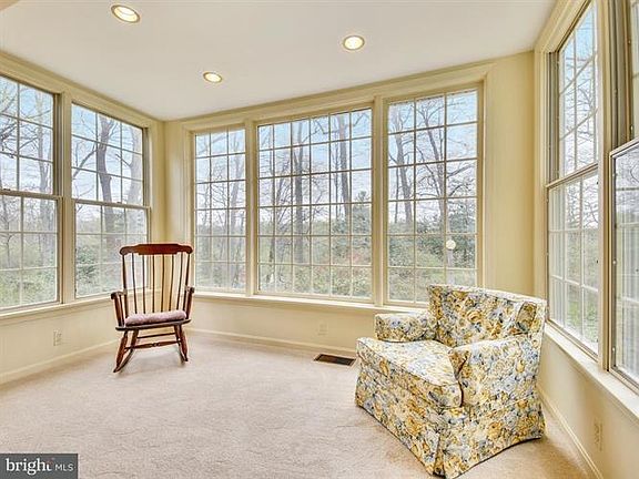 5th image of 14306 Yosemite Ct
