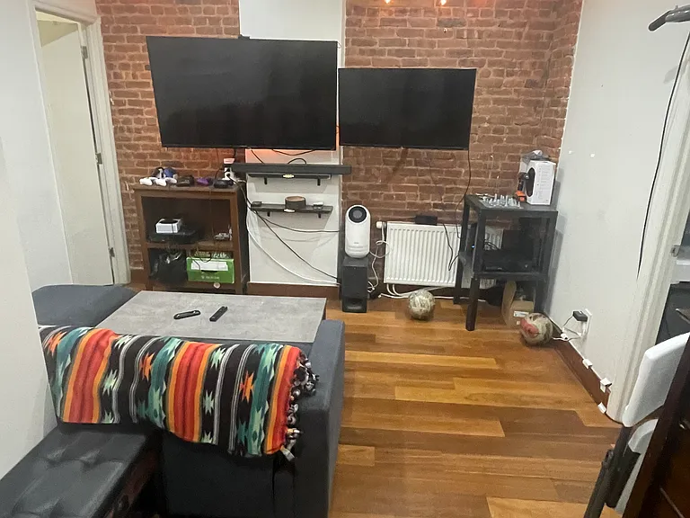 515 E 5th St #2C — Photo 1
