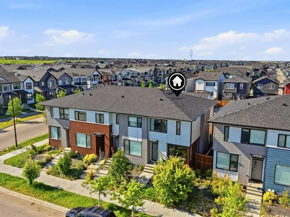 138 S Homestead Blvd NE, Calgary, AB T3J 2G8