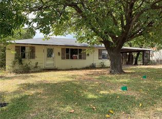 204 Hickory St, Chico, TX 76431