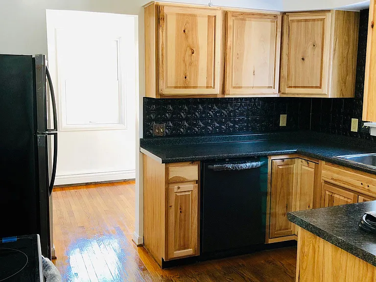 226 S Prospect St — Photo 4