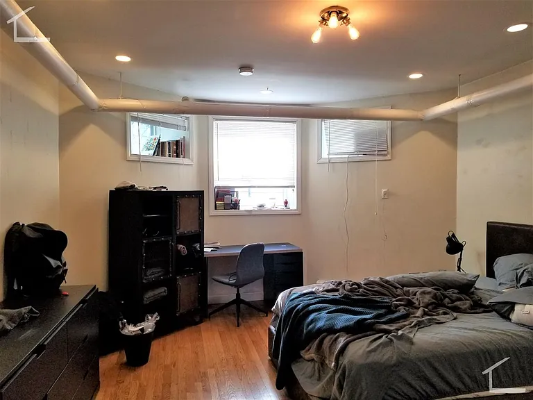 17 Euston St #2 — Photo 6