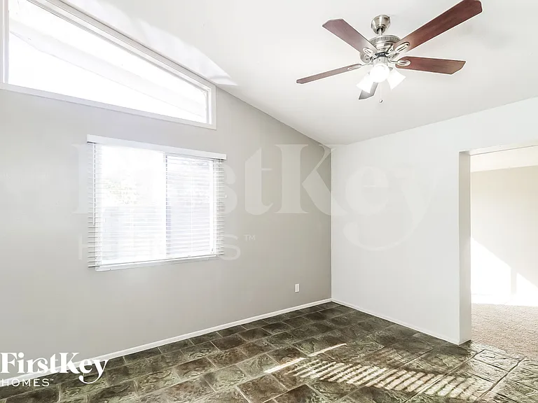3320 S Margo Dr — Photo 5