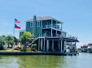 1234 Oahu Dr, Tiki Island, TX 77554