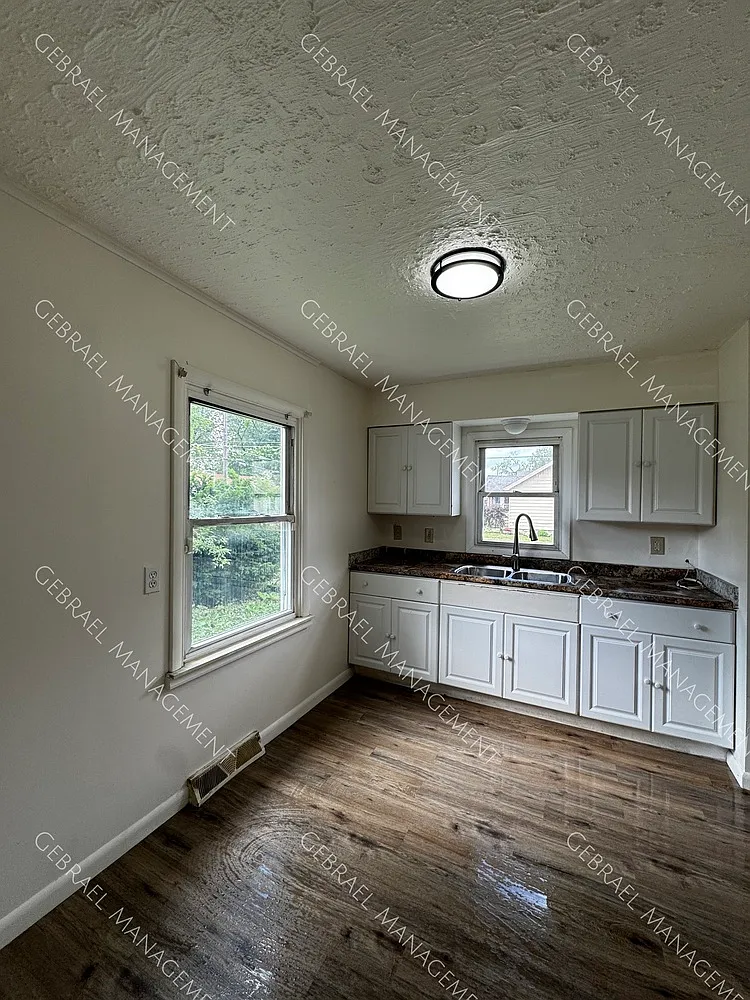 3501 Brunswick Ave. — Photo 2