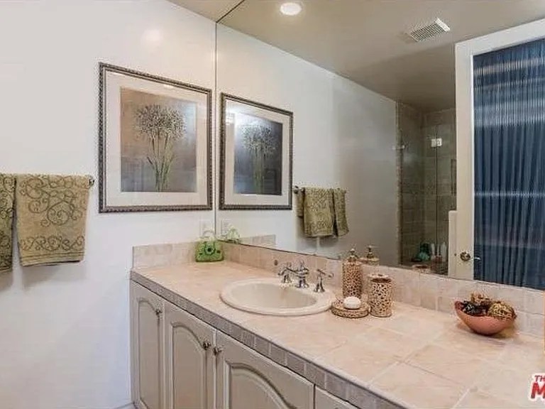 118 Channel Pointe Mall — Photo 16