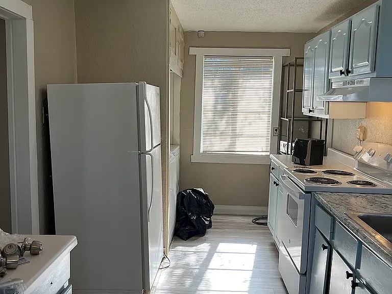 402 Deckbar Ave — Photo 6