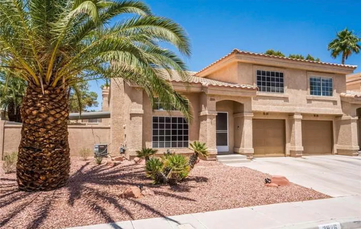 2 bed, 2.5 bath, 1247 sqft, $2,200 — Photo 2
