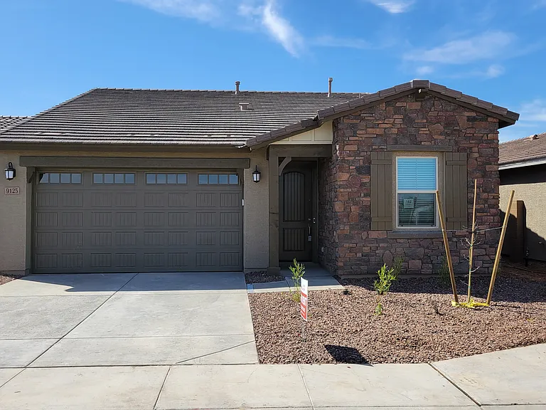 9125 W Montecito Ave — Photo 1