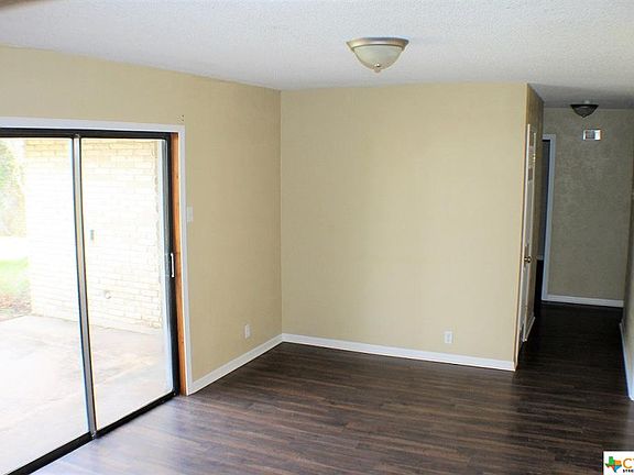 4th image of 206 Greenbriar St