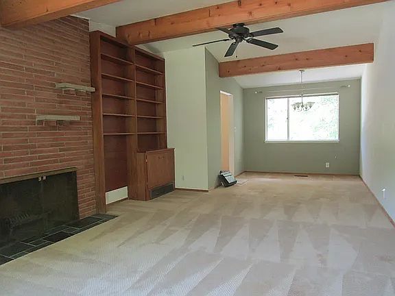 Living/Dining room.