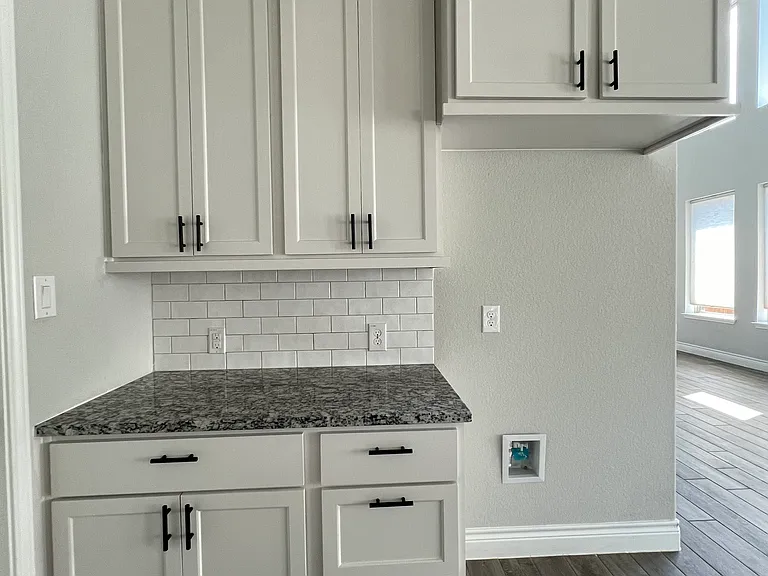 112 Freeman Loop — Photo 7