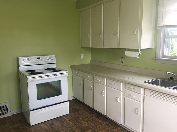 2nd image of 54740 Gratiot Ave