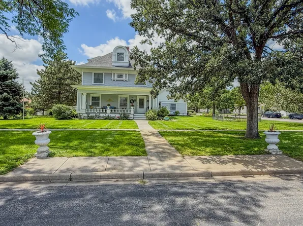 487 3rd St, Phillipsburg, KS 67661