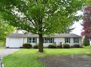 626 Valley Dr W, Chittenango, NY 13037