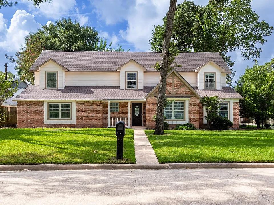 14115 River Forest Dr