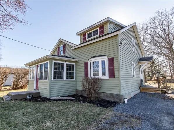 1080 Pine St, Cape Vincent, NY 13618