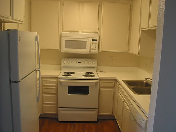 4th image of 1268 E Ohio Ave APT 4