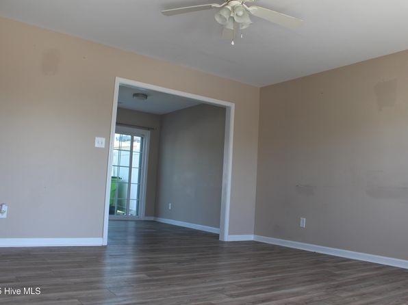 12 Pirates Cove Drive, Swansboro, NC 28584