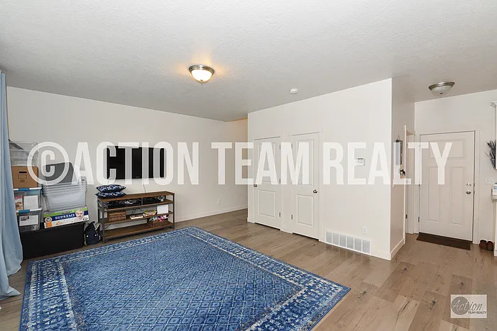 1632 N Apache Rd — Photo 9