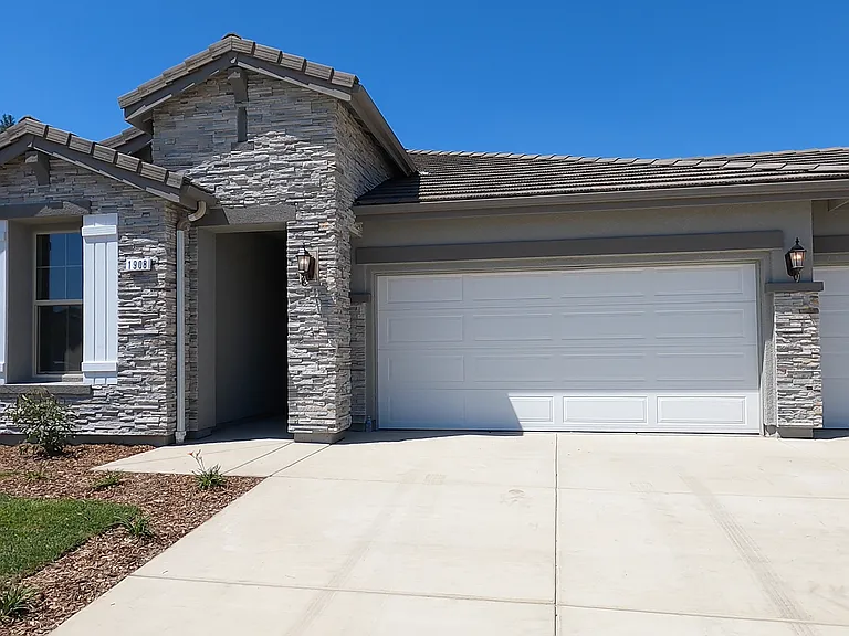 1908 E Monte Vista Ave — Photo 1