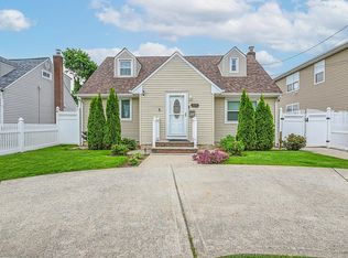 443 Lafayette Ave, Rockville Centre, NY 11570