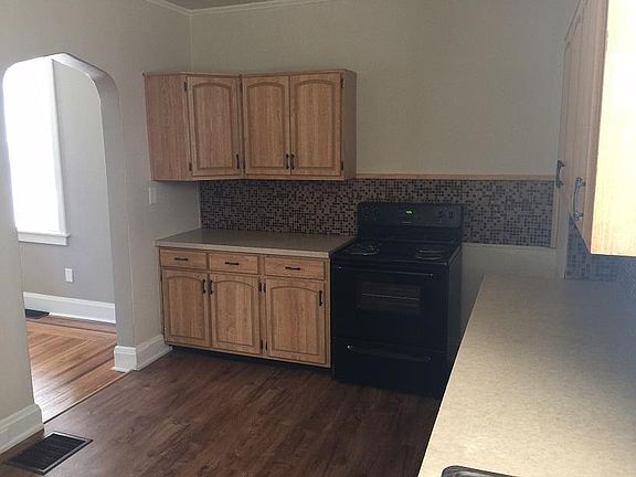 5th image of 4753 Highridge Ave
