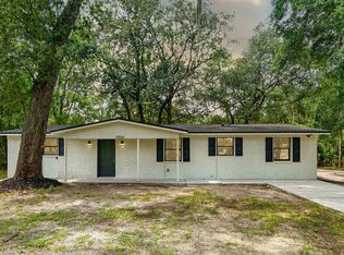 8524 Lincrest Dr W, Jacksonville, FL 32208
