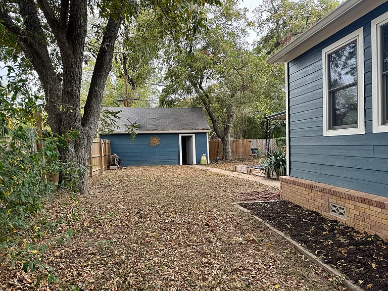 801 Mills St — Photo 21
