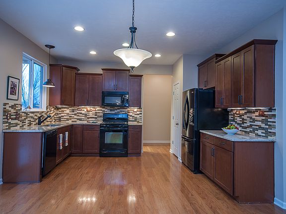 3rd image of 2905 Emma Ln