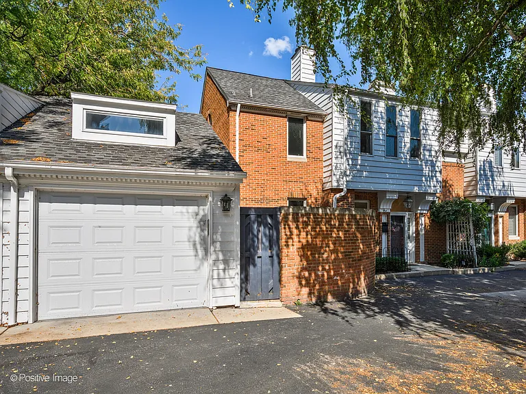 1608 N Larrabee St — Photo 12