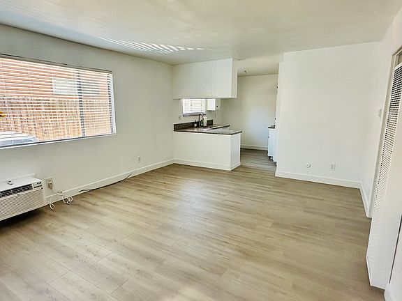 3rd image of 4048 Garden Ave #2