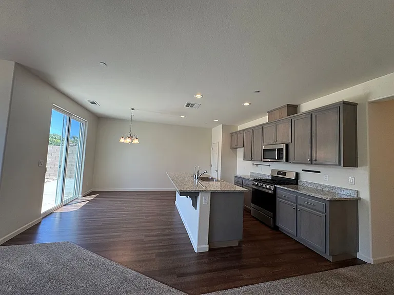 13333 Peach St — Photo 8
