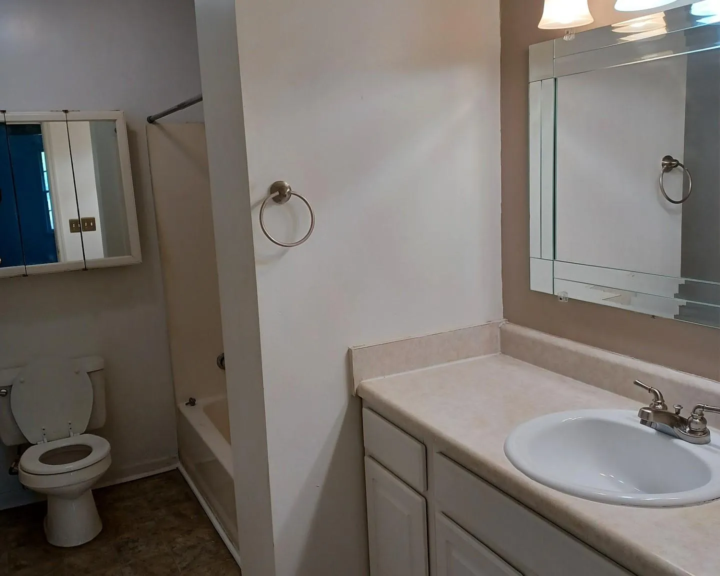 3 bed, $950 — Photo 4