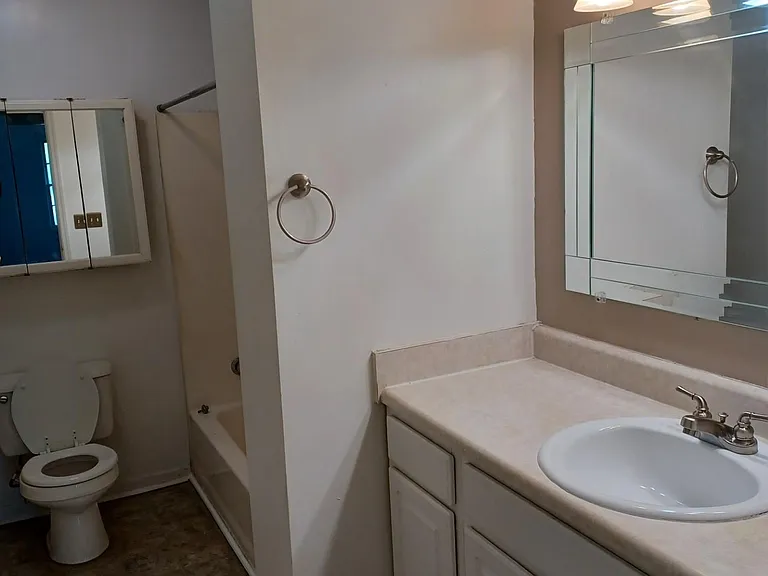 3827 E Gregory Blvd — Photo 4