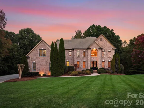 8407 Rolling Fields Rd, Mint Hill, NC 28227