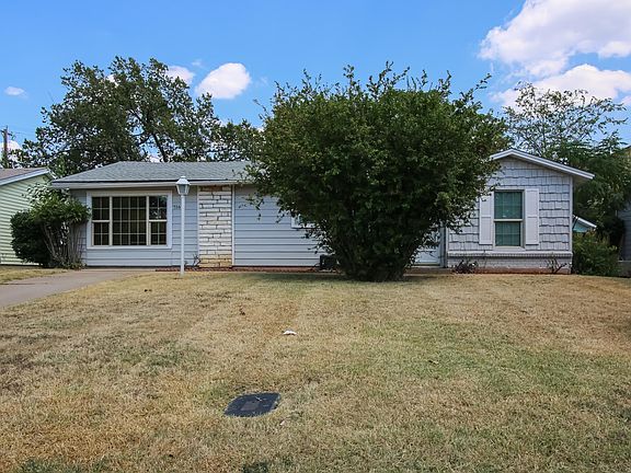 4th image of 716 Livingston Dr