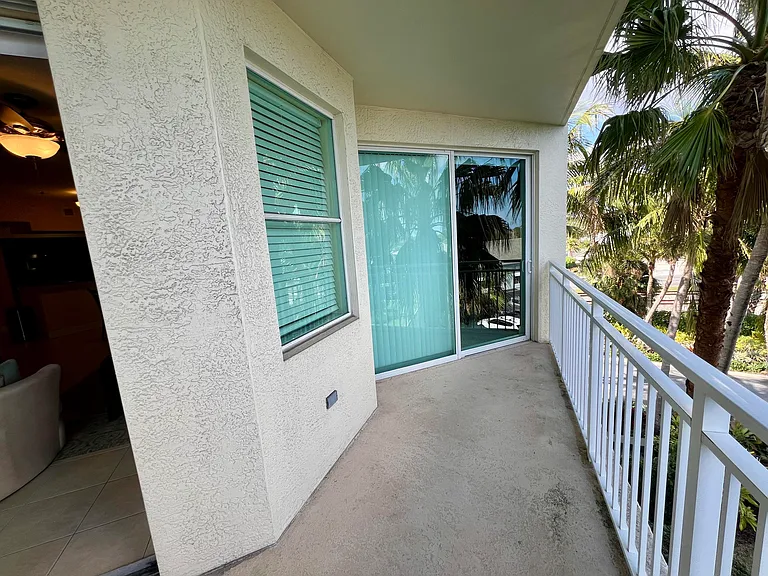975 NW Flagler Ave — Photo 16