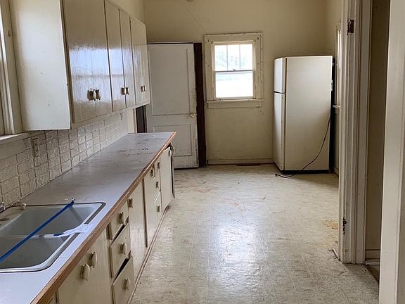 5th image of 1207 Peace St