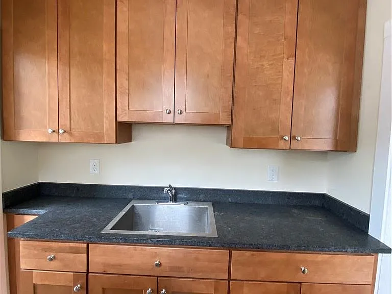 8 Franklin Ave #1 — Photo 11